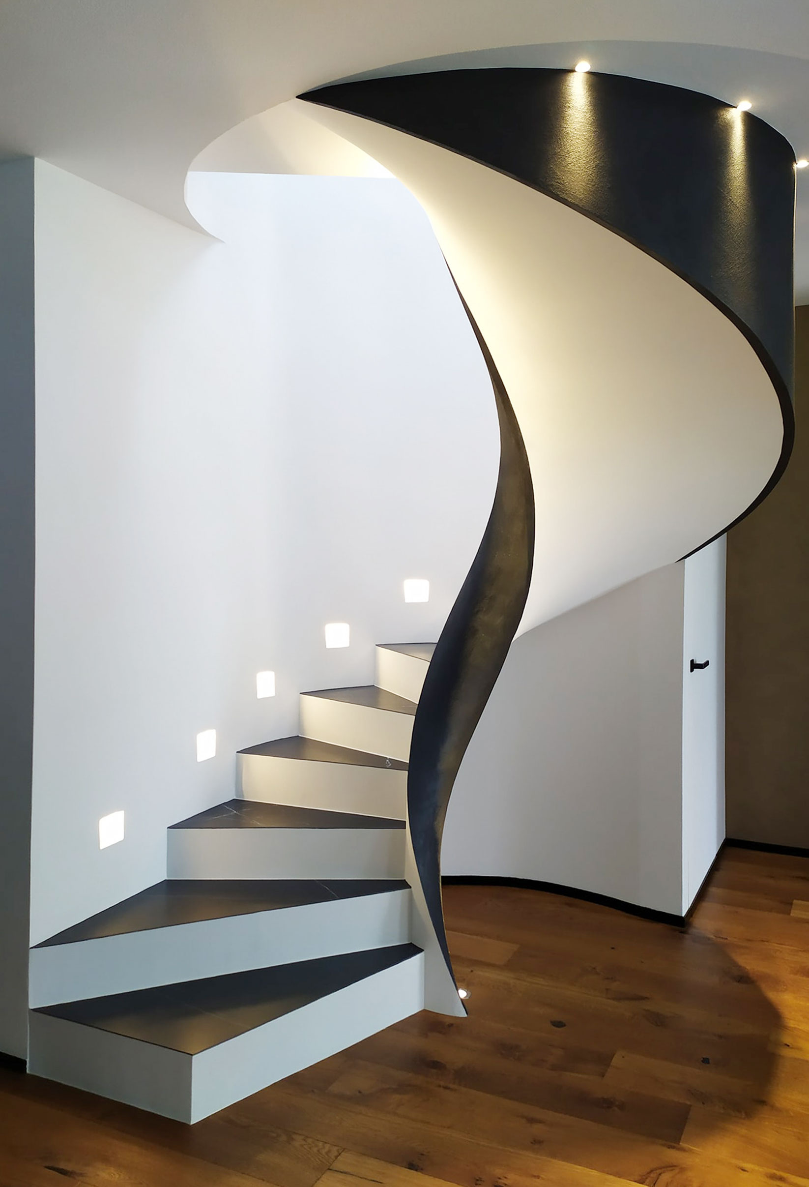 Struktura helical staircase