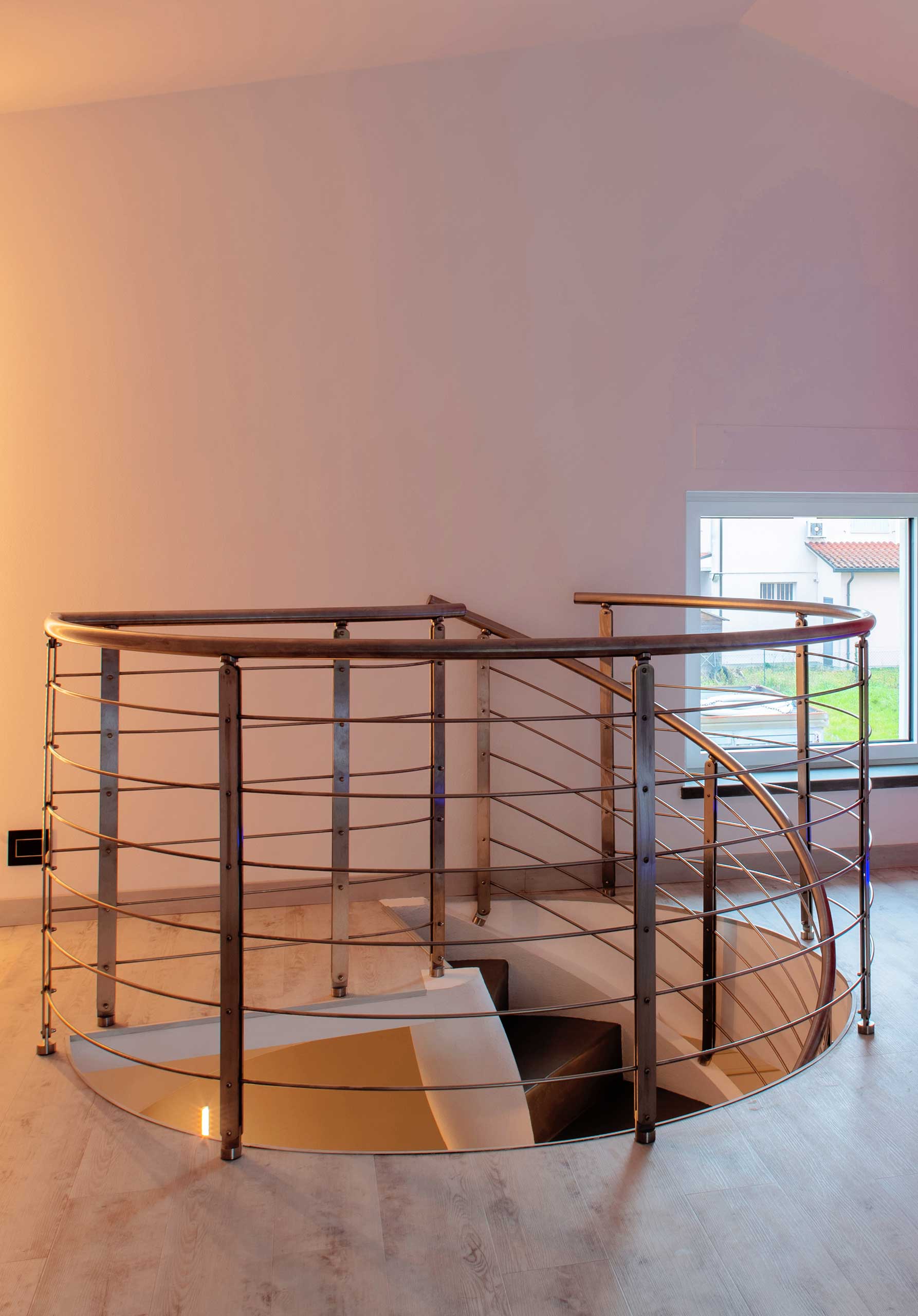 Geländer für Treppen in Innen- und Außenbereichen